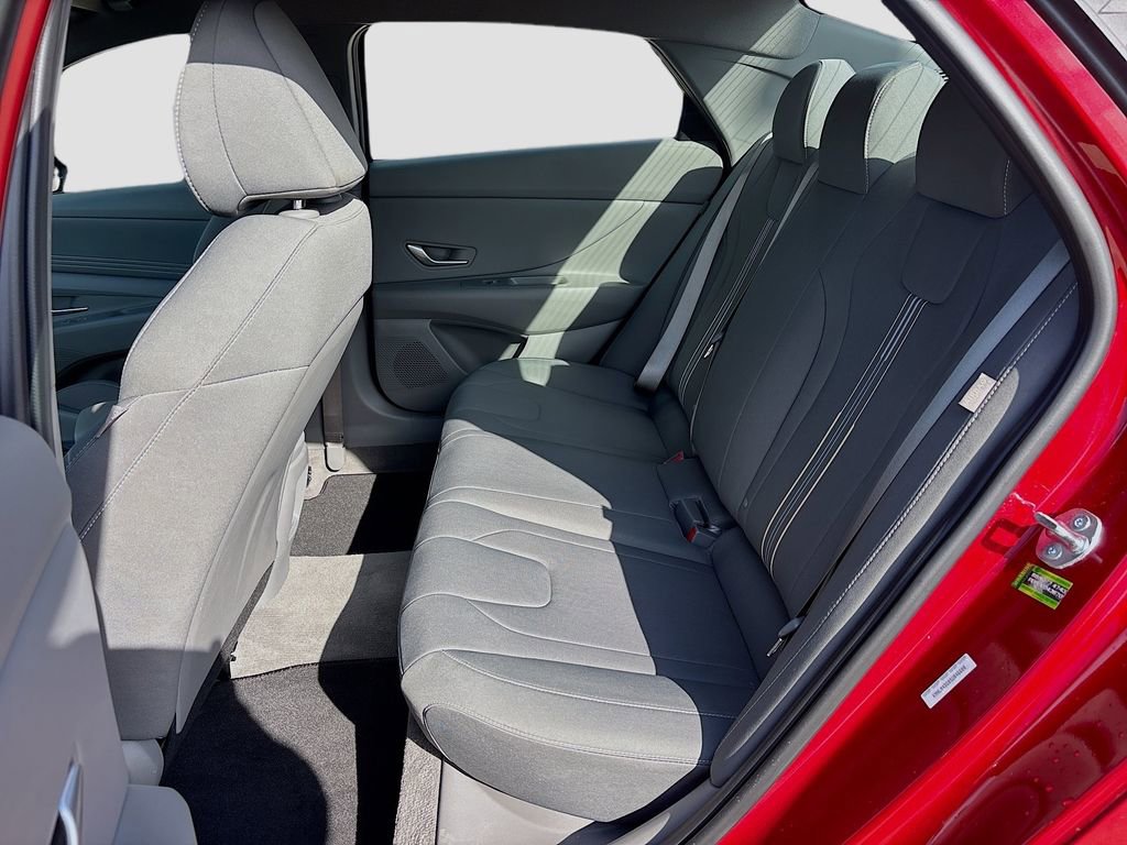 Certified 2025 Hyundai Elantra Sport image 21