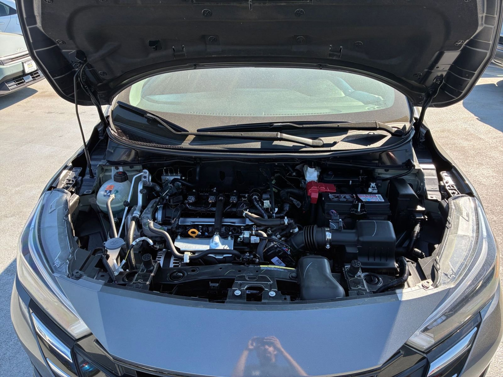 Used 2025 Nissan Versa SV image 30