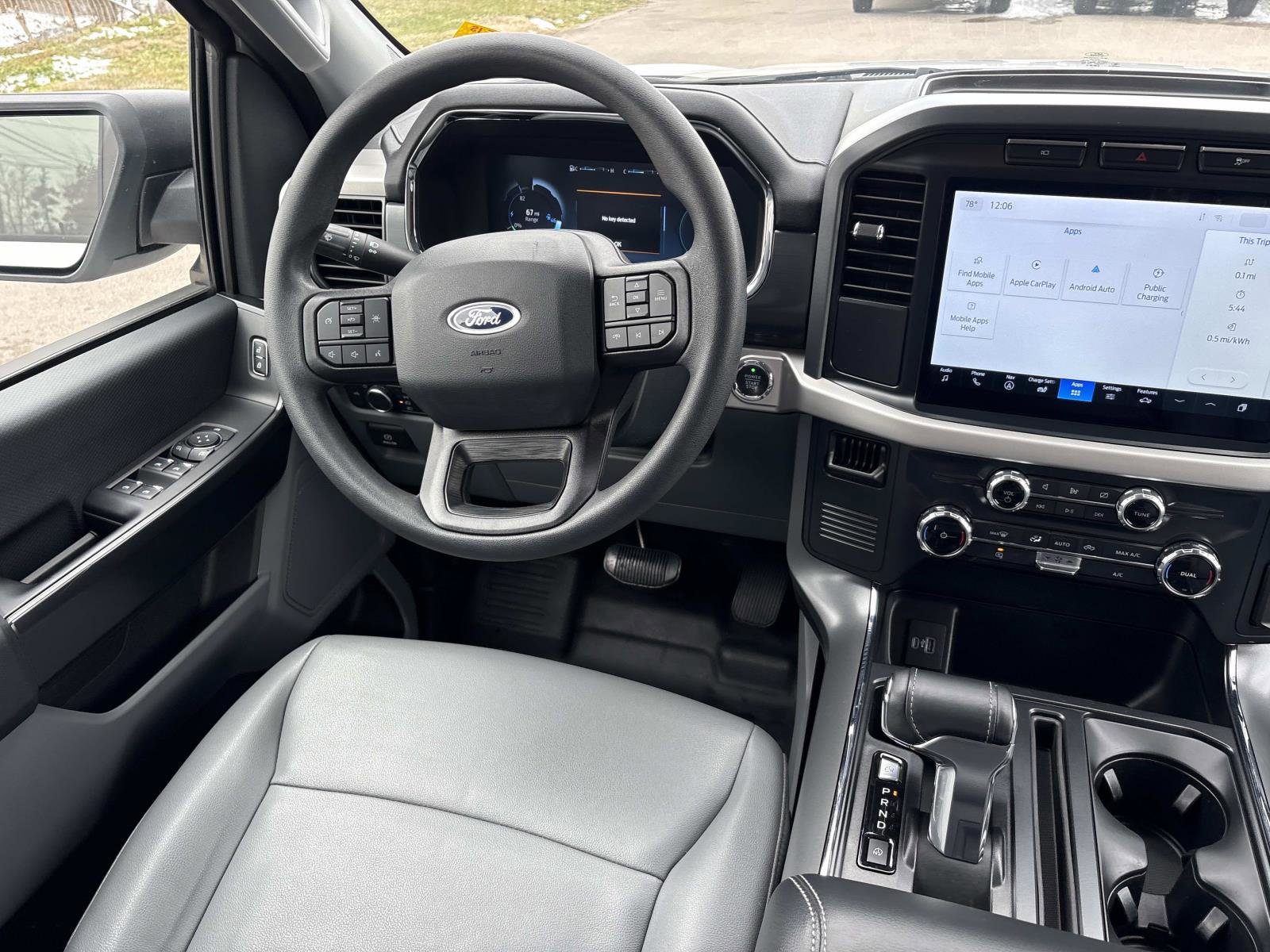 Used 2022 Ford F150 Lightning Pro image 26