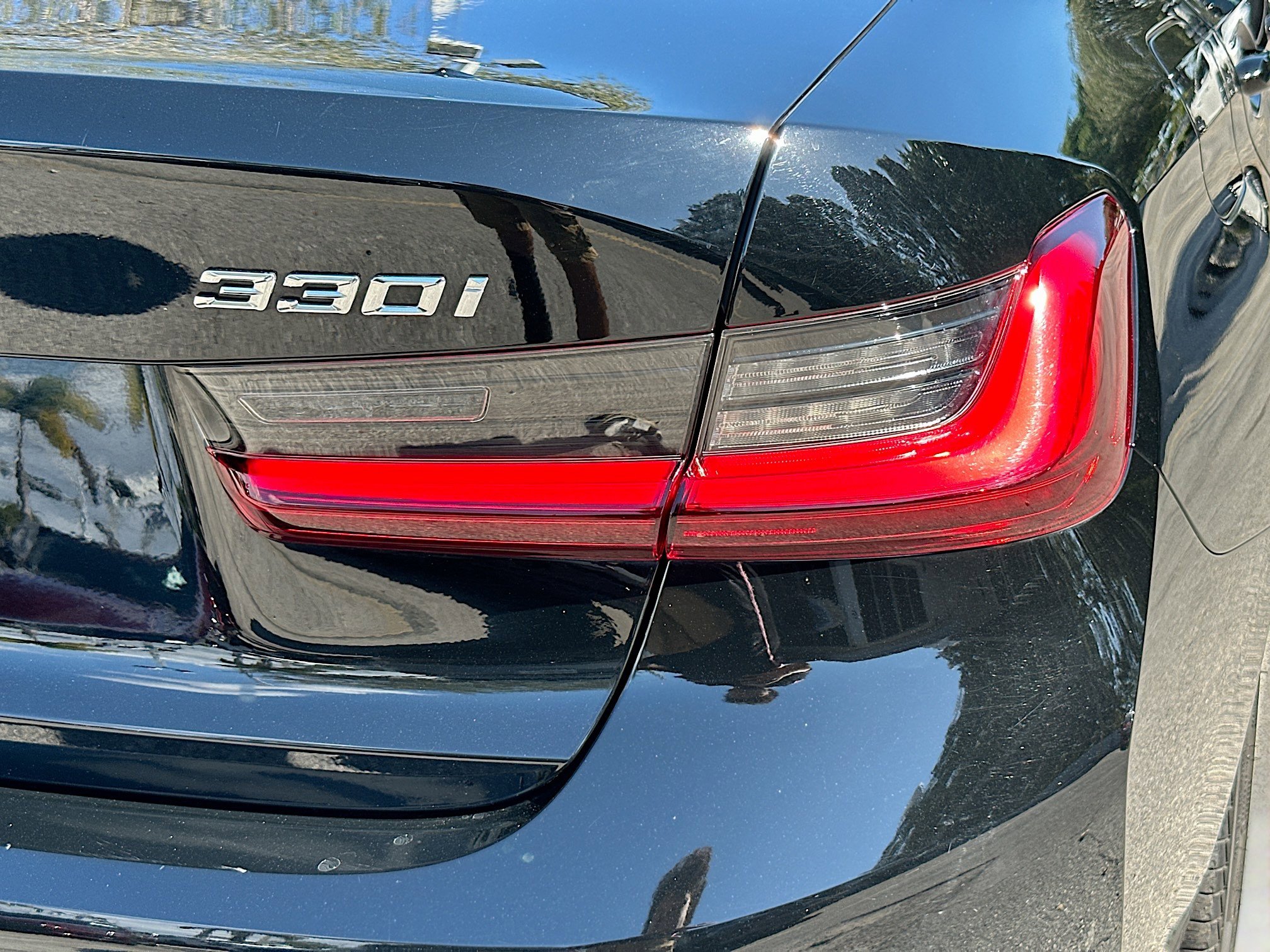 Used 2022 BMW 330i Sedan w/ Driving Assistance Package image 31