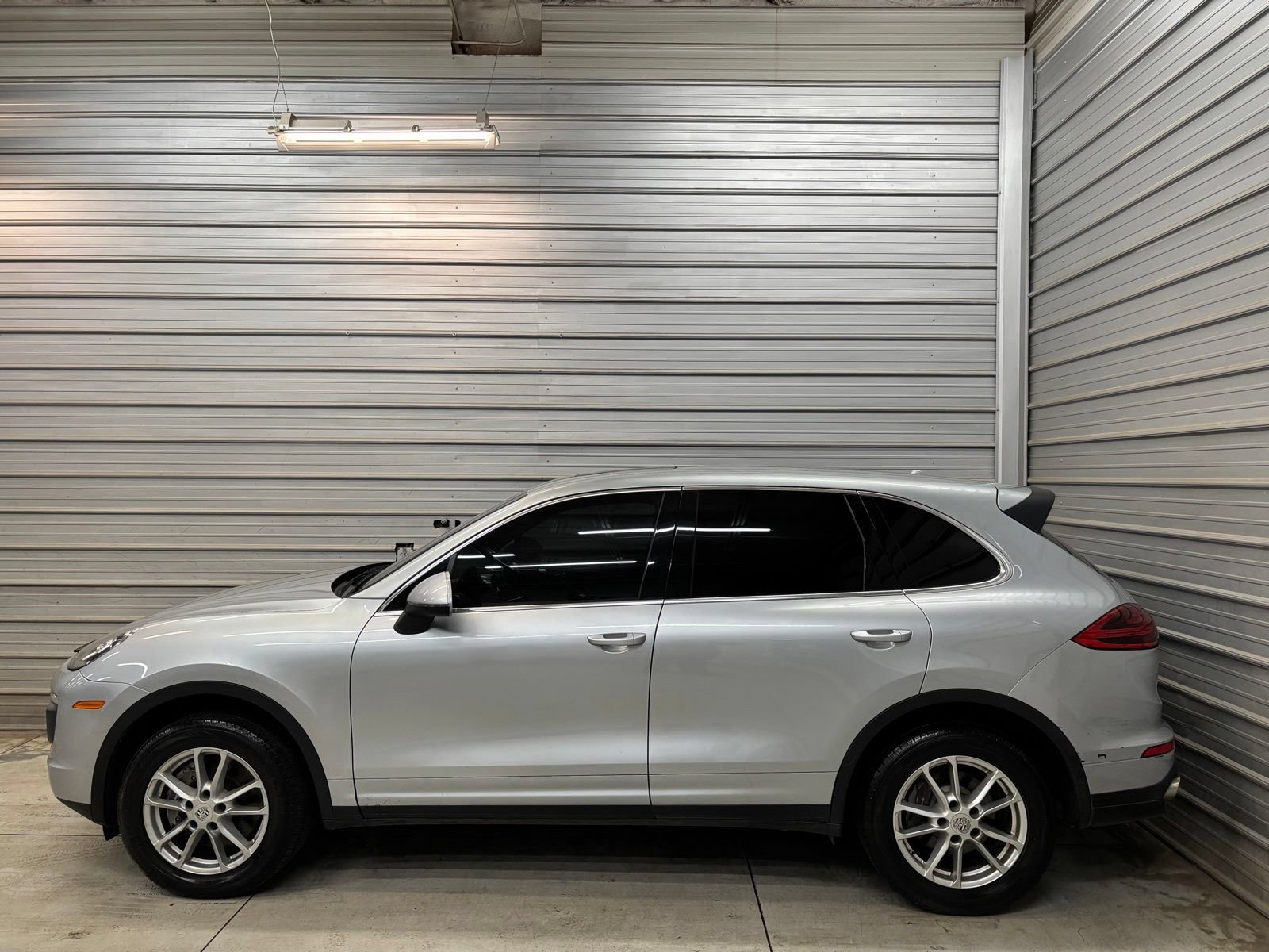 Used 2018 Porsche Cayenne AWD/4WD image 6