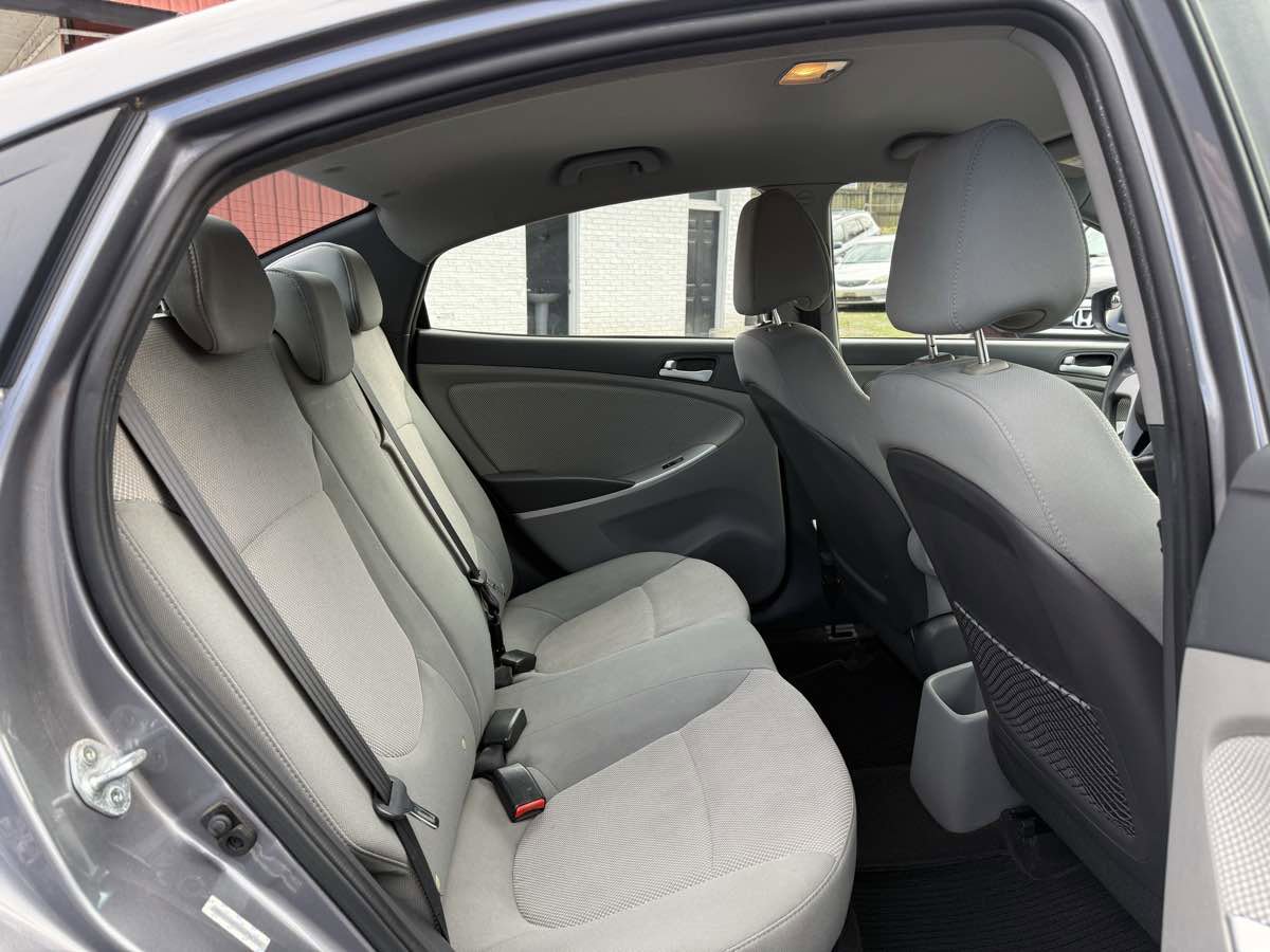 Used 2014 Hyundai Accent GLS image 12