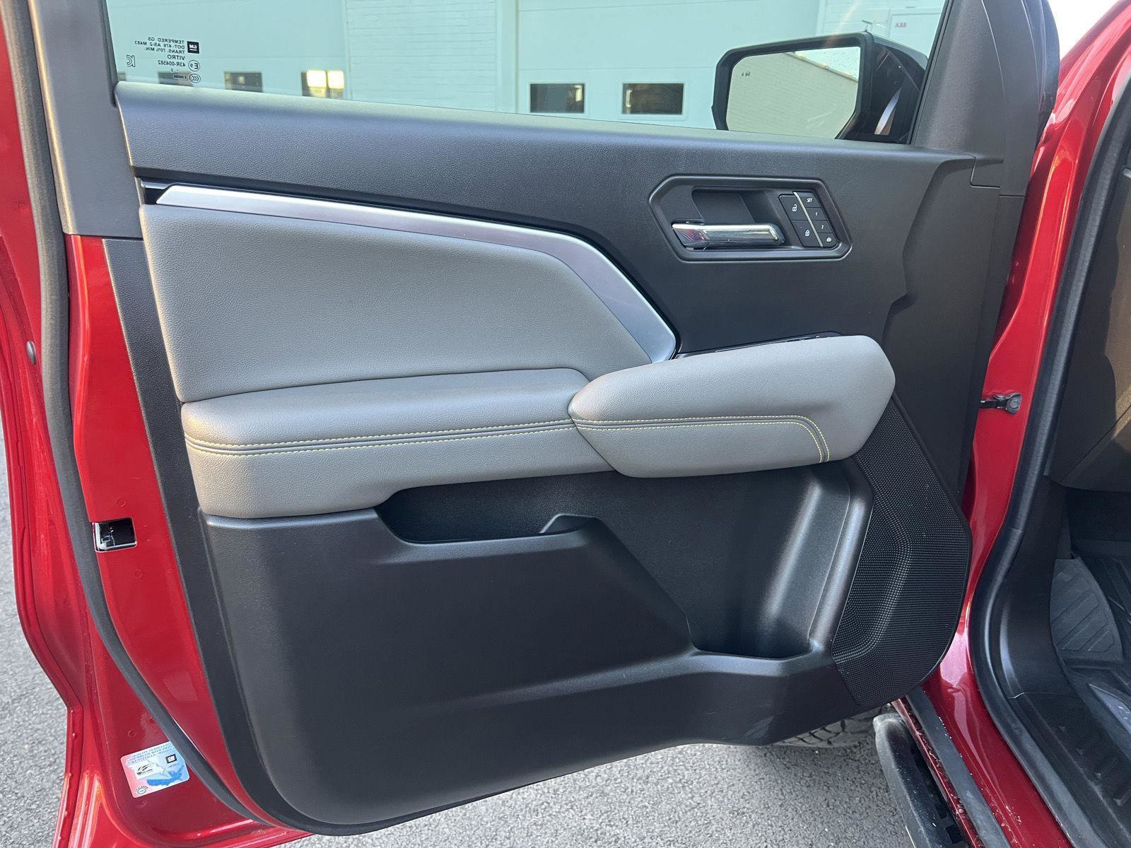 Used 2023 Chevrolet Colorado ZR2 w/ ZR2 Convenience Package III AWD/4WD image 12