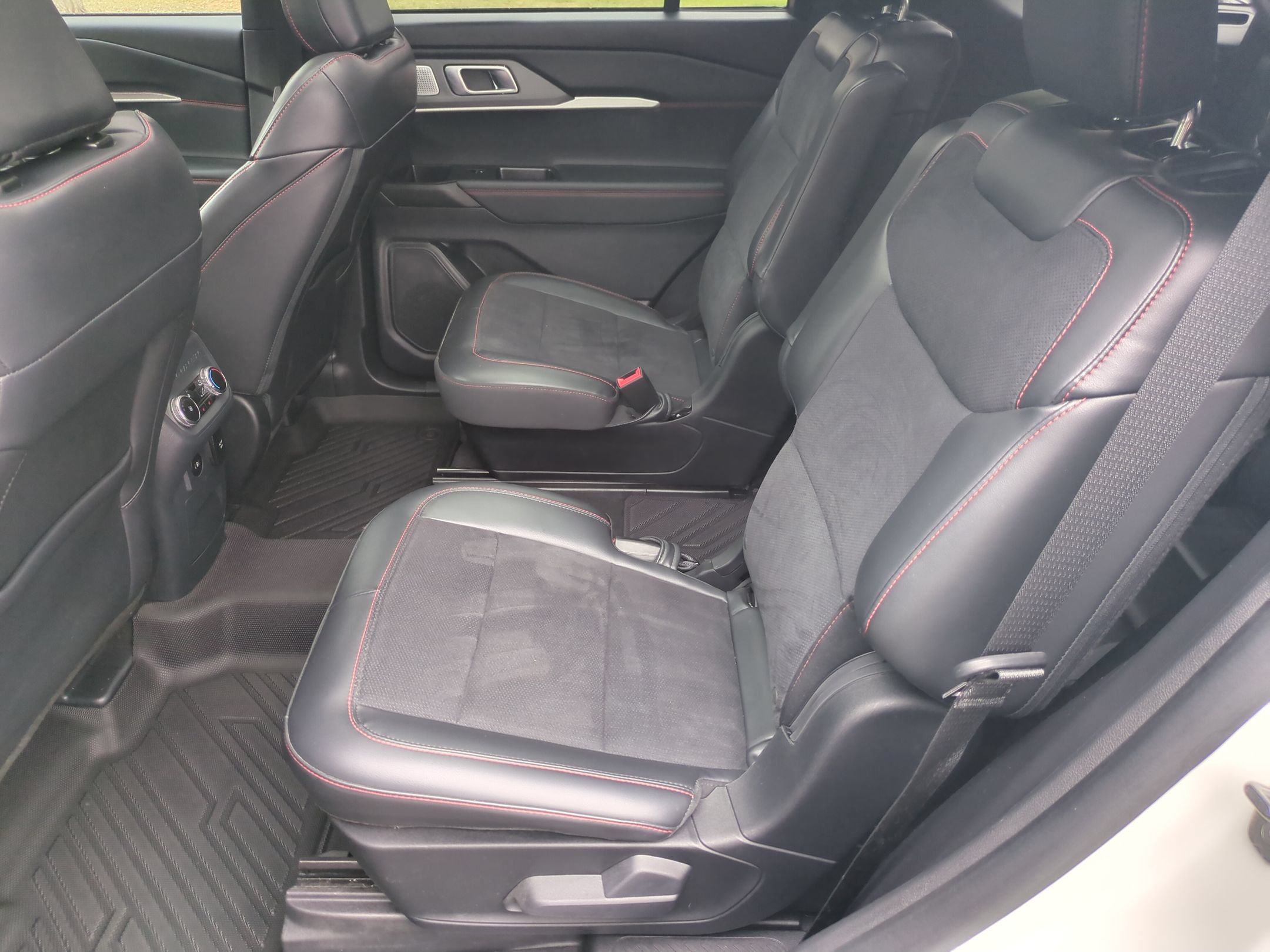 Certified 2025 Ford Explorer ST w/ Sun And Sound Package AWD/4WD image 28