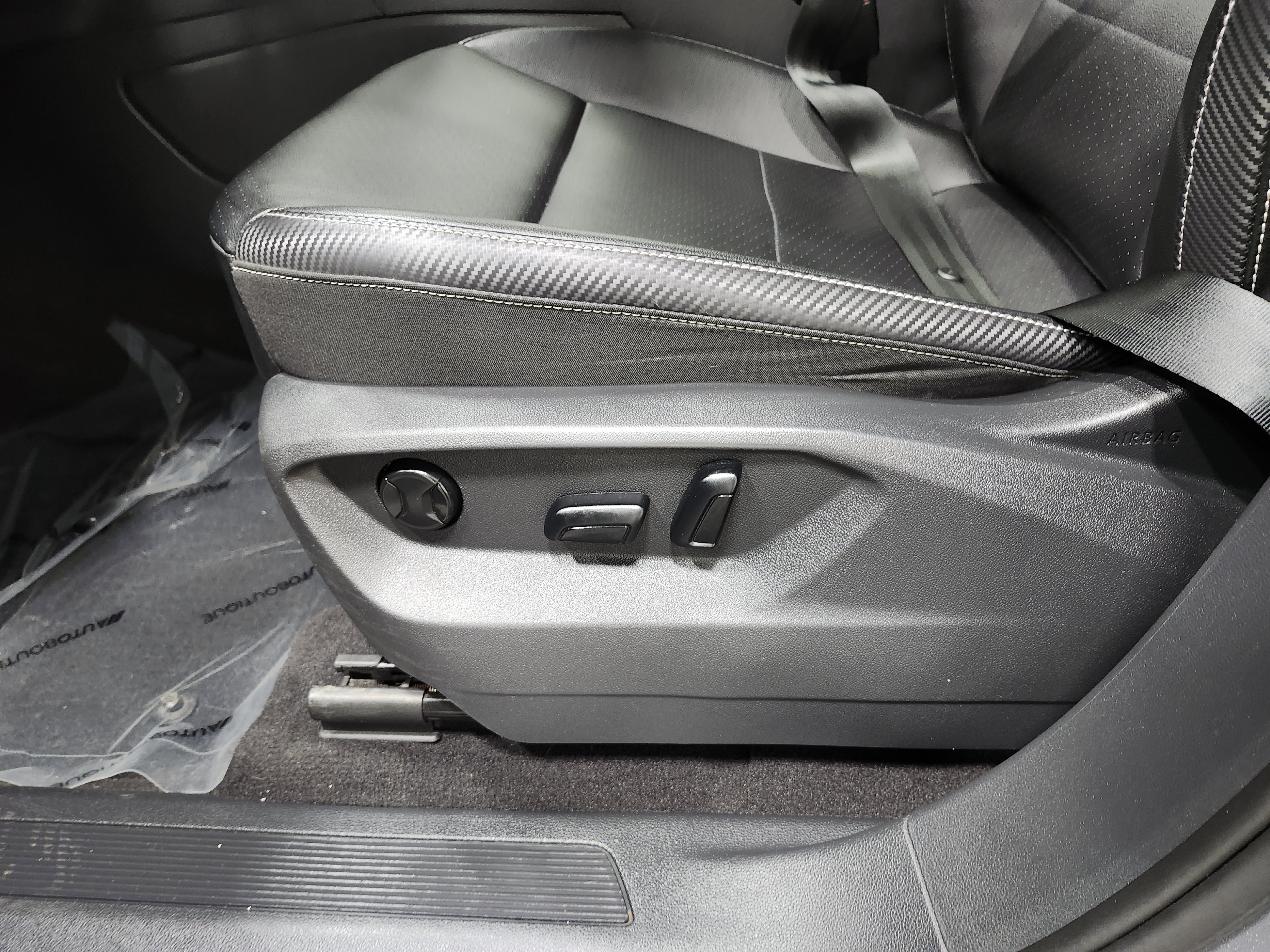 Used 2022 Volkswagen Atlas Cross Sport SE image 26