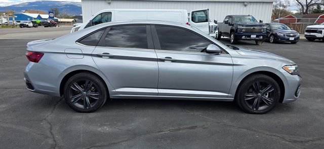 Used 2023 Volkswagen Jetta SE image 6