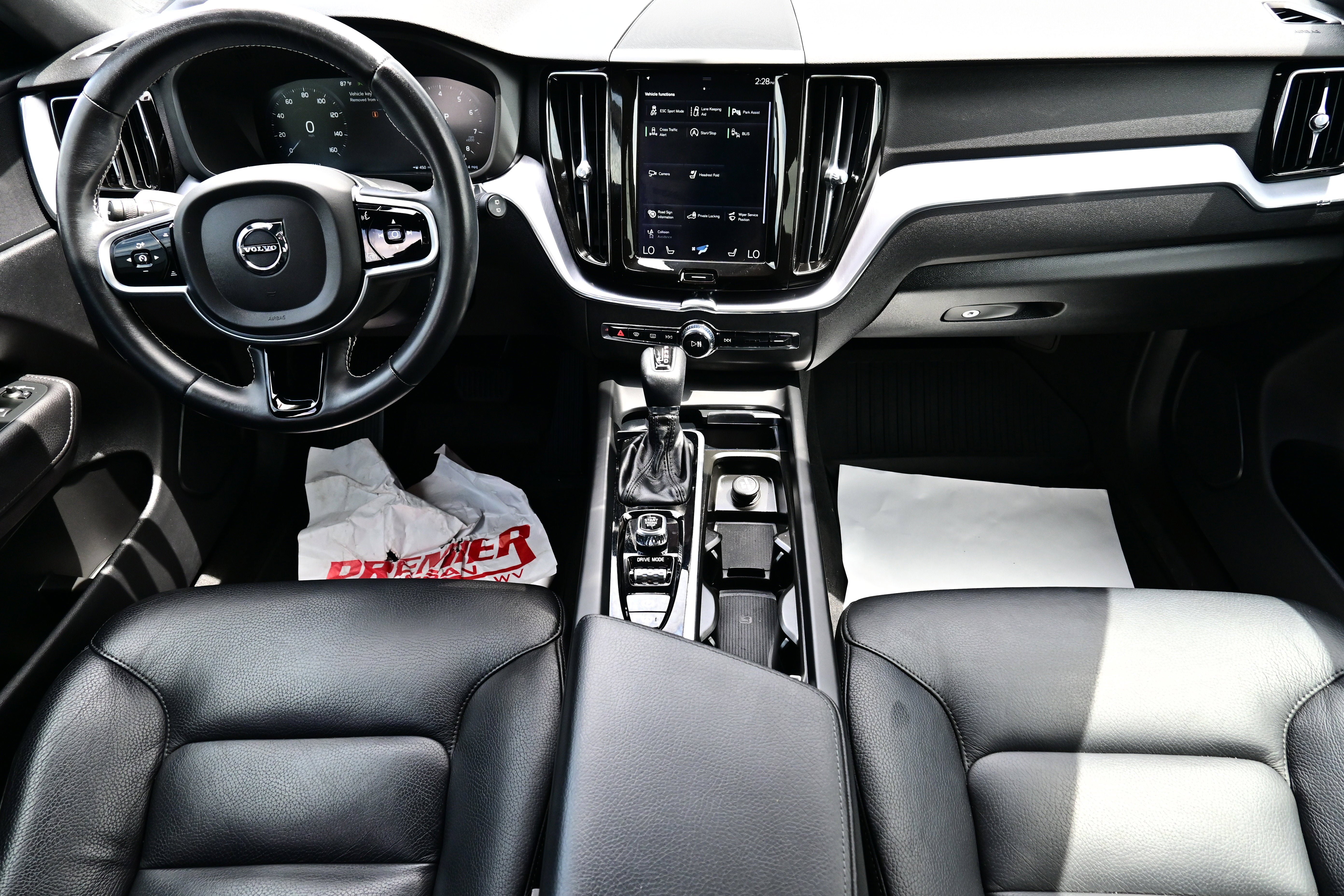 Used 2020 Volvo XC60 T6 Momentum w/ Protection Package AWD/4WD image 16