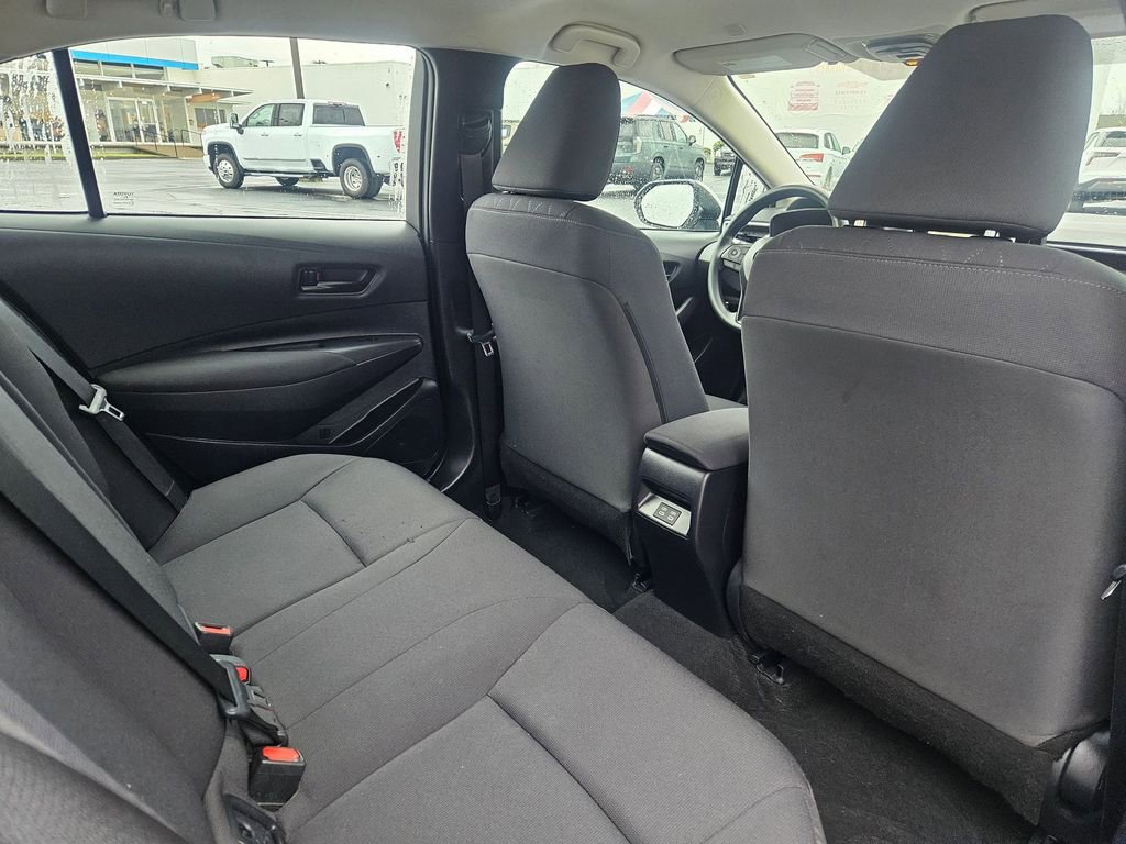 Used 2025 Toyota Corolla LE image 33