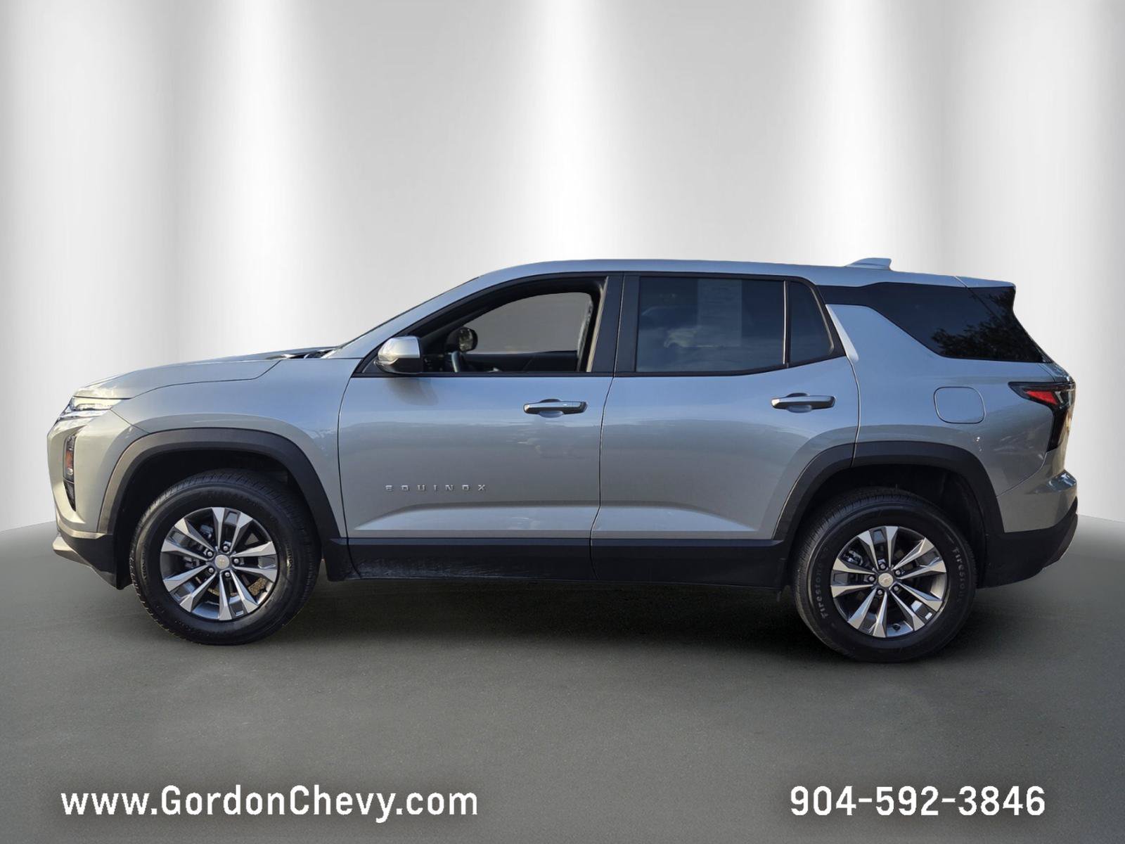 Used 2026 Chevrolet Equinox LT FWD image 2
