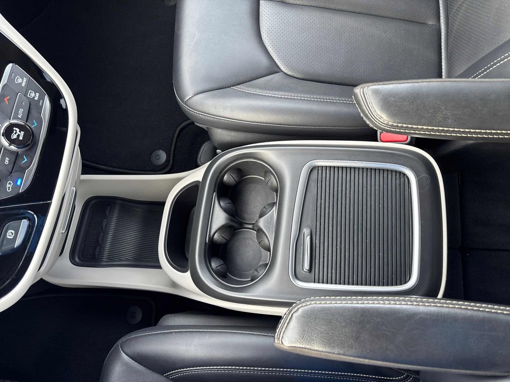 Used 2024 Chrysler Pacifica Touring-L image 30