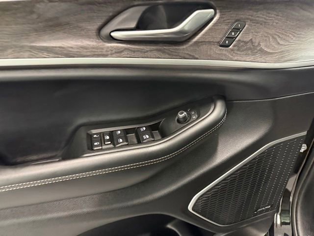 Used 2021 Jeep Grand Cherokee L Limited AWD/4WD image 12
