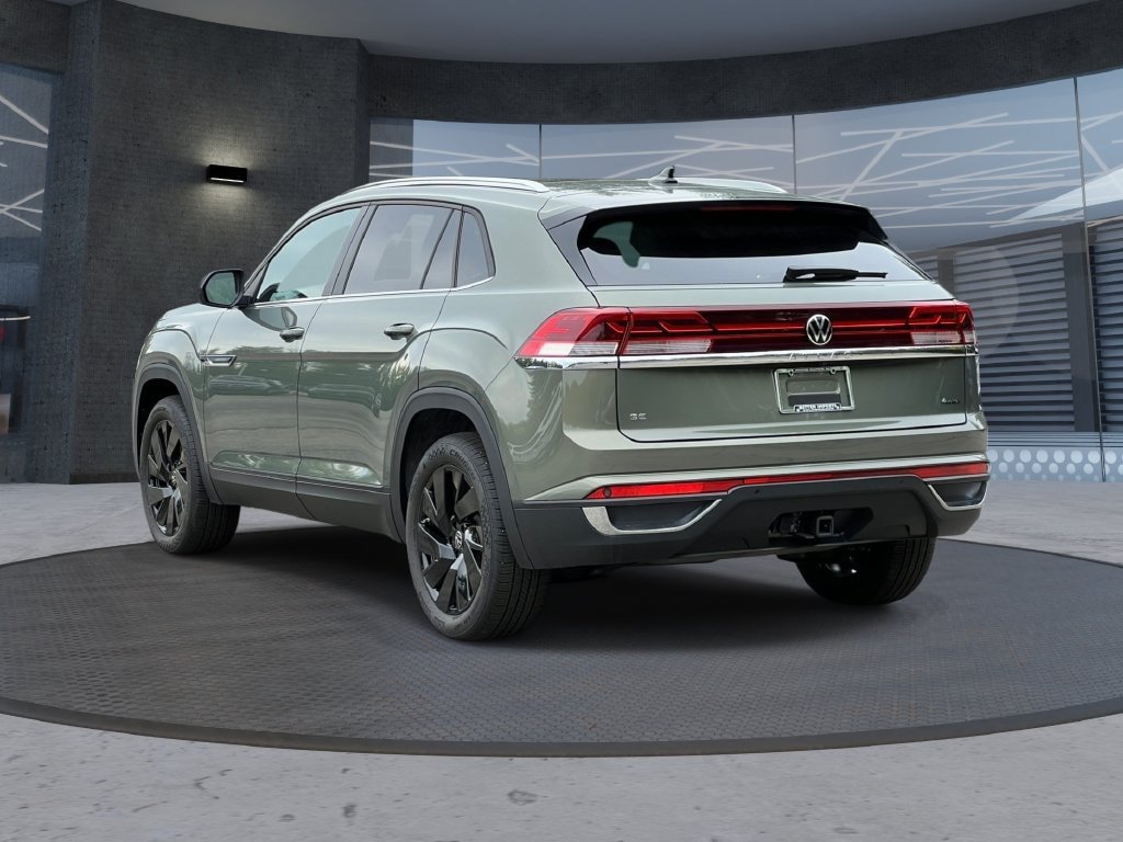 Used 2026 Volkswagen Atlas Cross Sport SE w/ Panoramic Sunroof Package AWD/4WD image 3