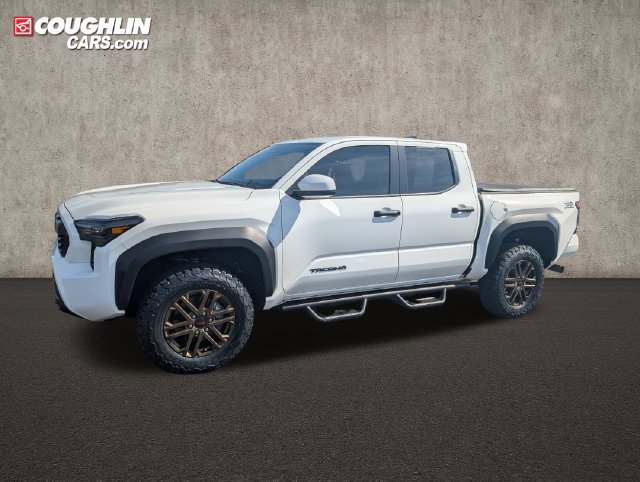 Used 2025 Toyota Tacoma TRD Off-Road AWD/4WD image 4