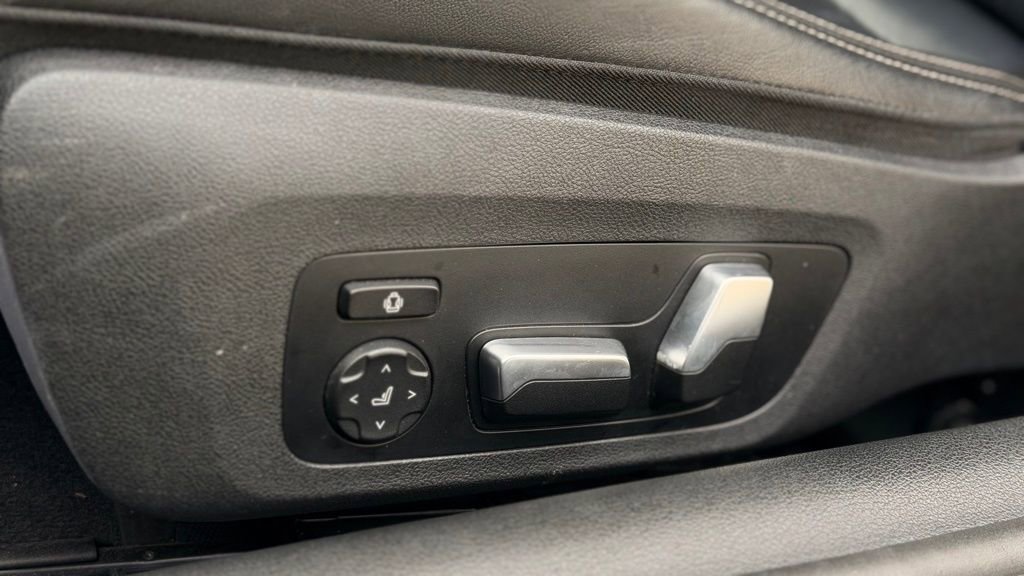 Used 2020 BMW M850i xDrive Coupe w/ M Carbon Exterior Package image 18