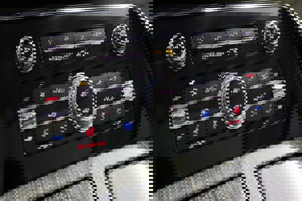 Used 2020 Lincoln Navigator L Black Label w/ Cargo Convenience Package image 32