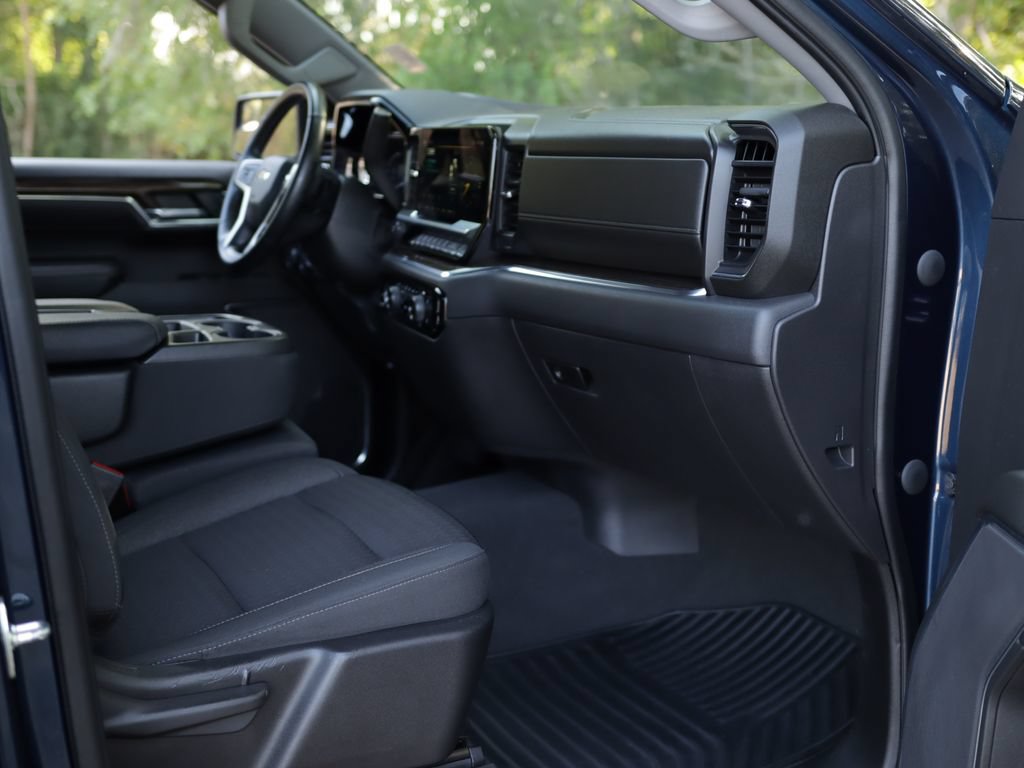 Used 2023 Chevrolet Silverado 1500 LT AWD/4WD image 30