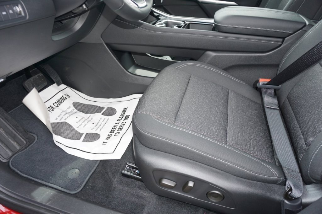 New 2025 Chevrolet Traverse LT w/ Driver Confidence Package image 15