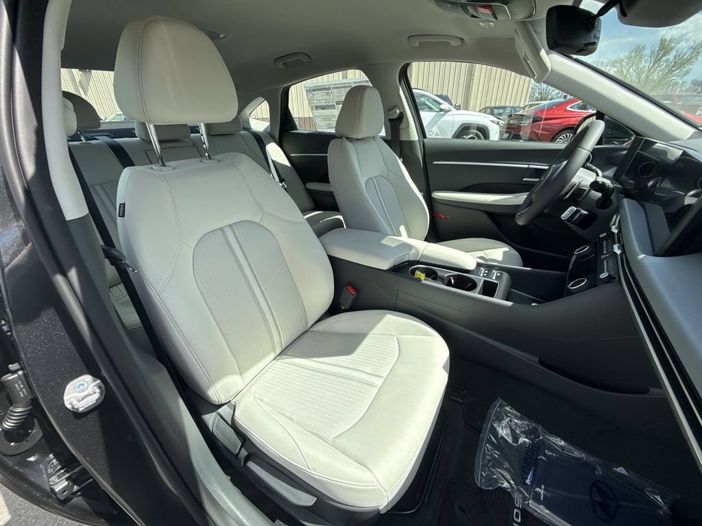 New 2026 Hyundai Sonata SEL FWD image 23