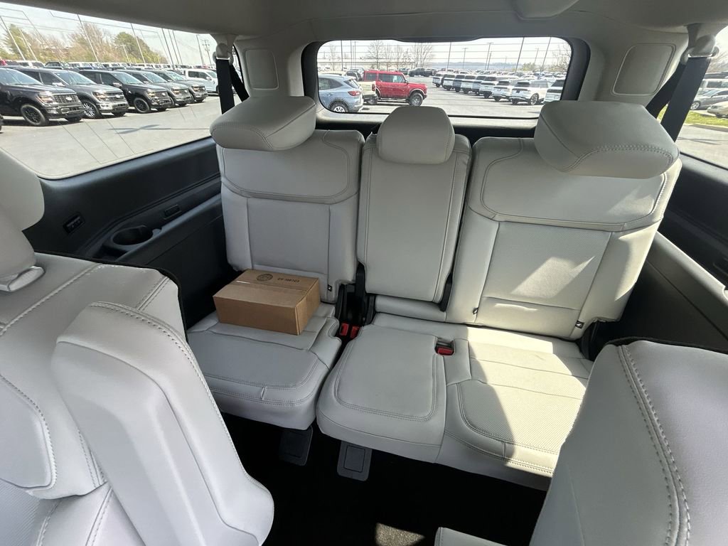 New 2026 Ford Expedition Max Platinum image 30