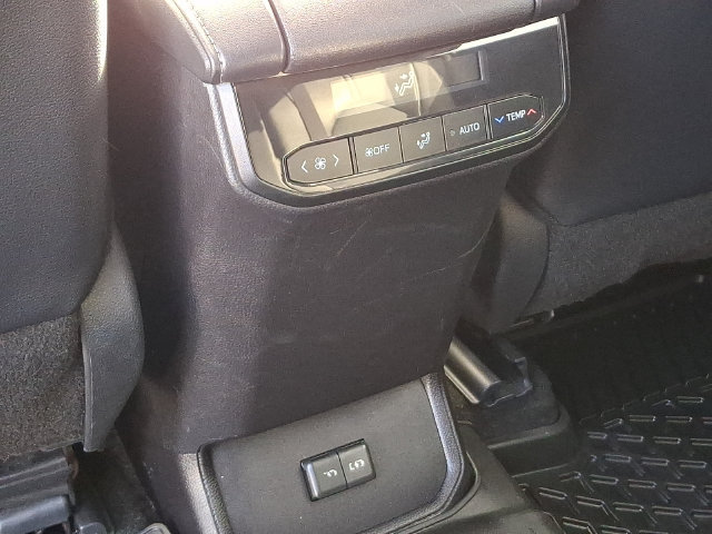 Used 2025 Toyota Highlander XLE AWD/4WD image 18