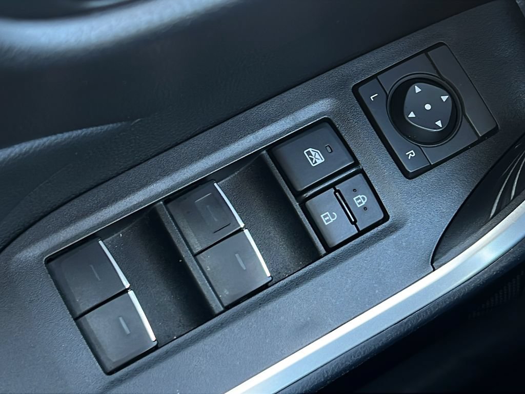 Used 2025 Toyota RAV4 XLE w/ Convenience Package FWD image 20