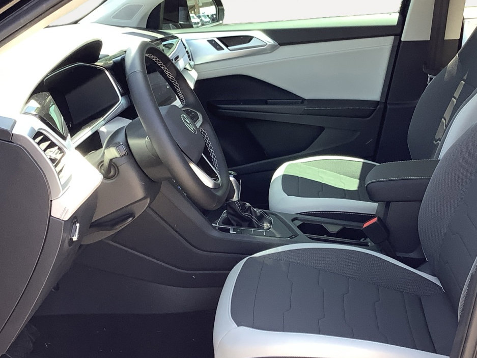 New 2026 Volkswagen Taos SE image 22