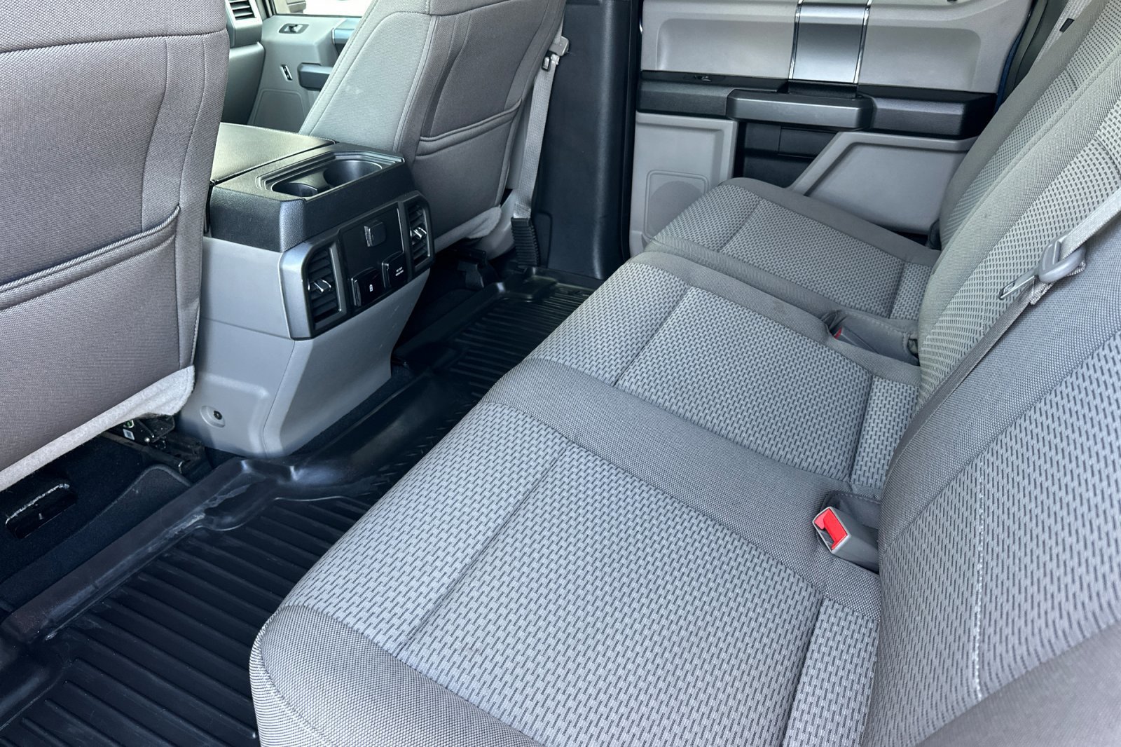 Used 2019 Ford F250 XLT w/ XLT Premium Package image 12