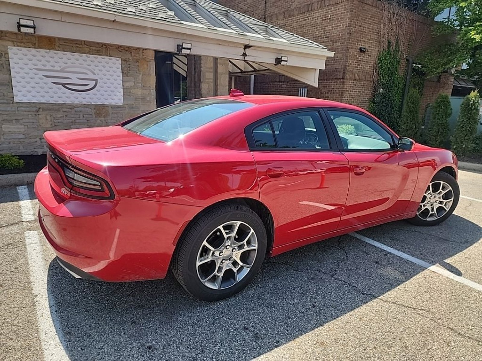 Used 2015 Dodge Charger SXT image 7