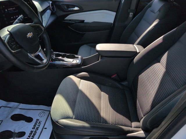 Used 2025 Chevrolet Trax LT w/ LT Convenience Package FWD image 24