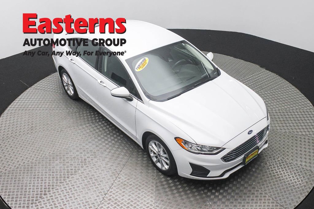 Used 2020 Ford Fusion SE FWD image 3