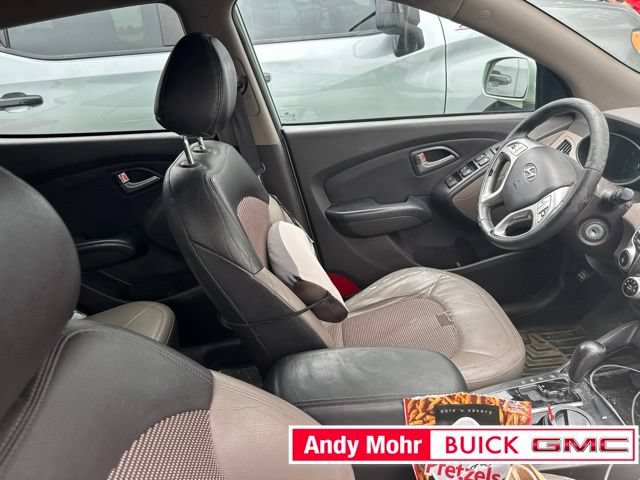 Used 2010 Hyundai Tucson GLS w/ Popular Equipment Pkg 2 AWD/4WD image 10