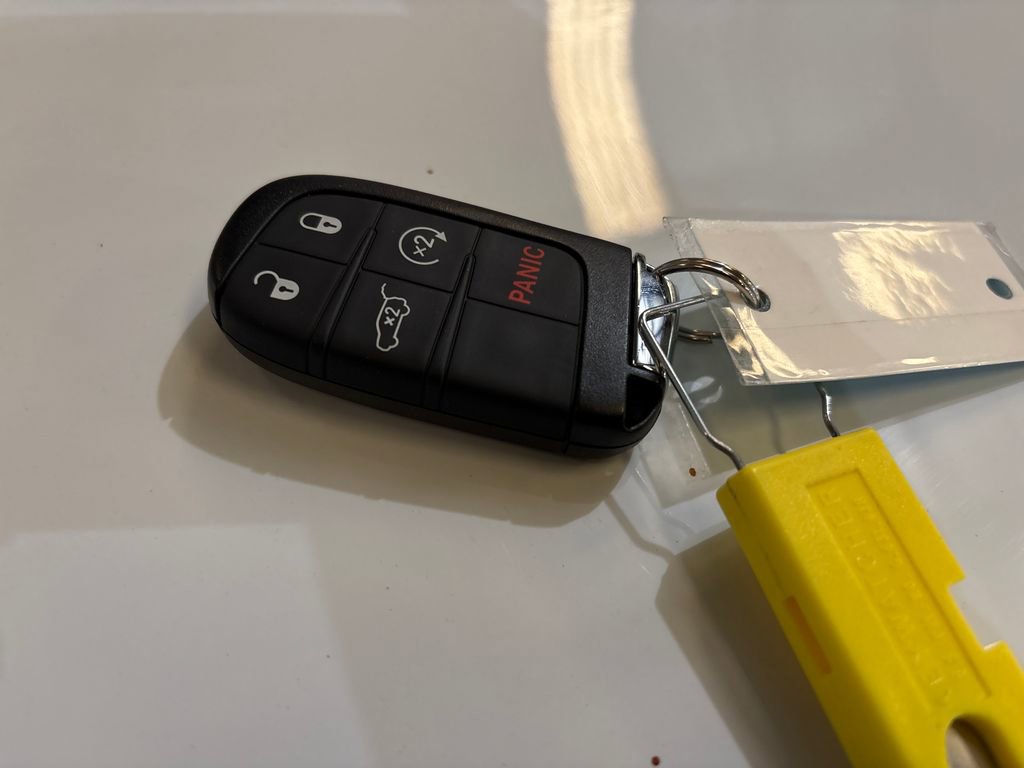 Used 2024 Jeep Compass Latitude w/ Convenience Group image 27