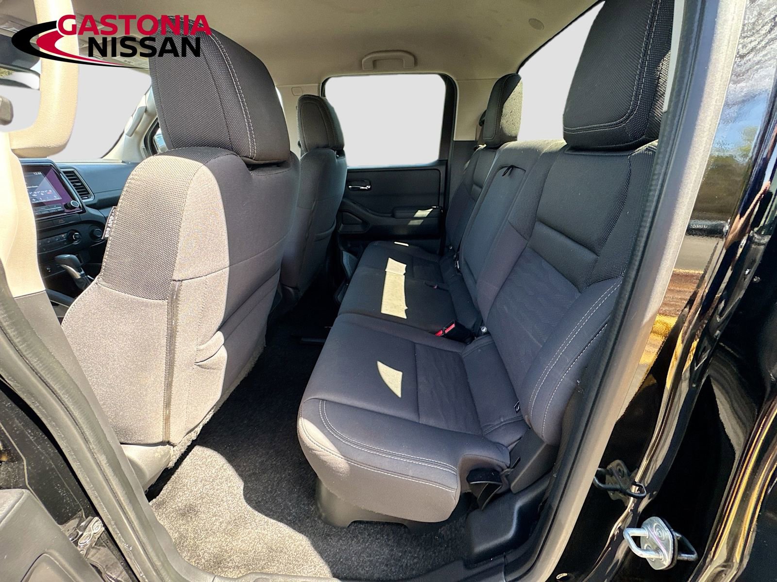 Used 2022 Nissan Frontier SV w/ Technology Package image 31