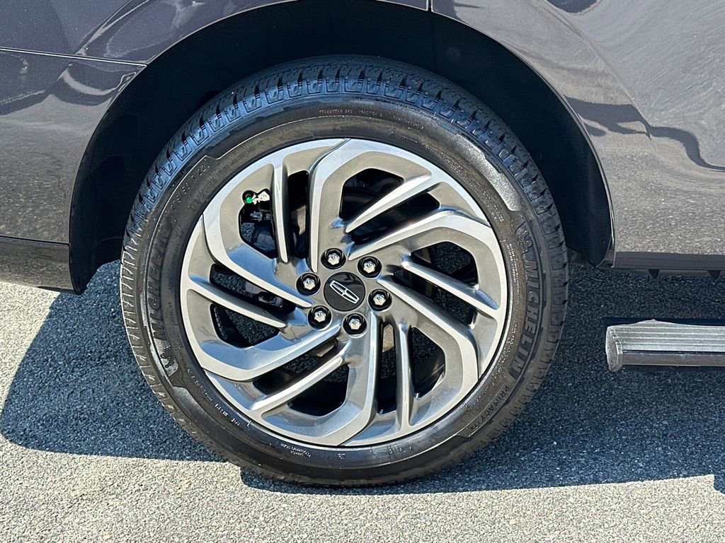 Used 2025 Lincoln Navigator Reserve image 17