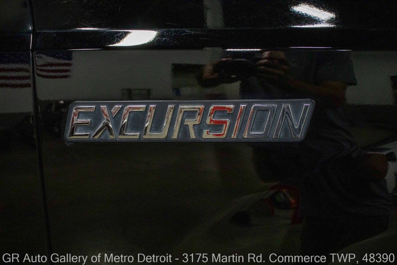 Used 2005 Ford Excursion XLT AWD/4WD image 38