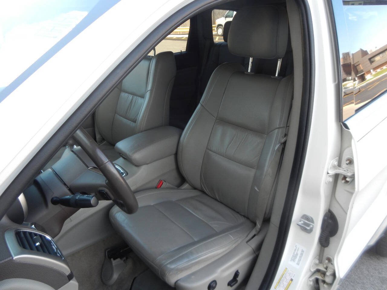 Used 2011 Jeep Grand Cherokee Laredo AWD/4WD image 29