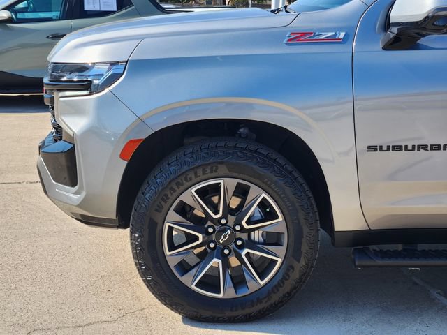 Used 2023 Chevrolet Suburban Z71 w/ Luxury Package AWD/4WD image 15
