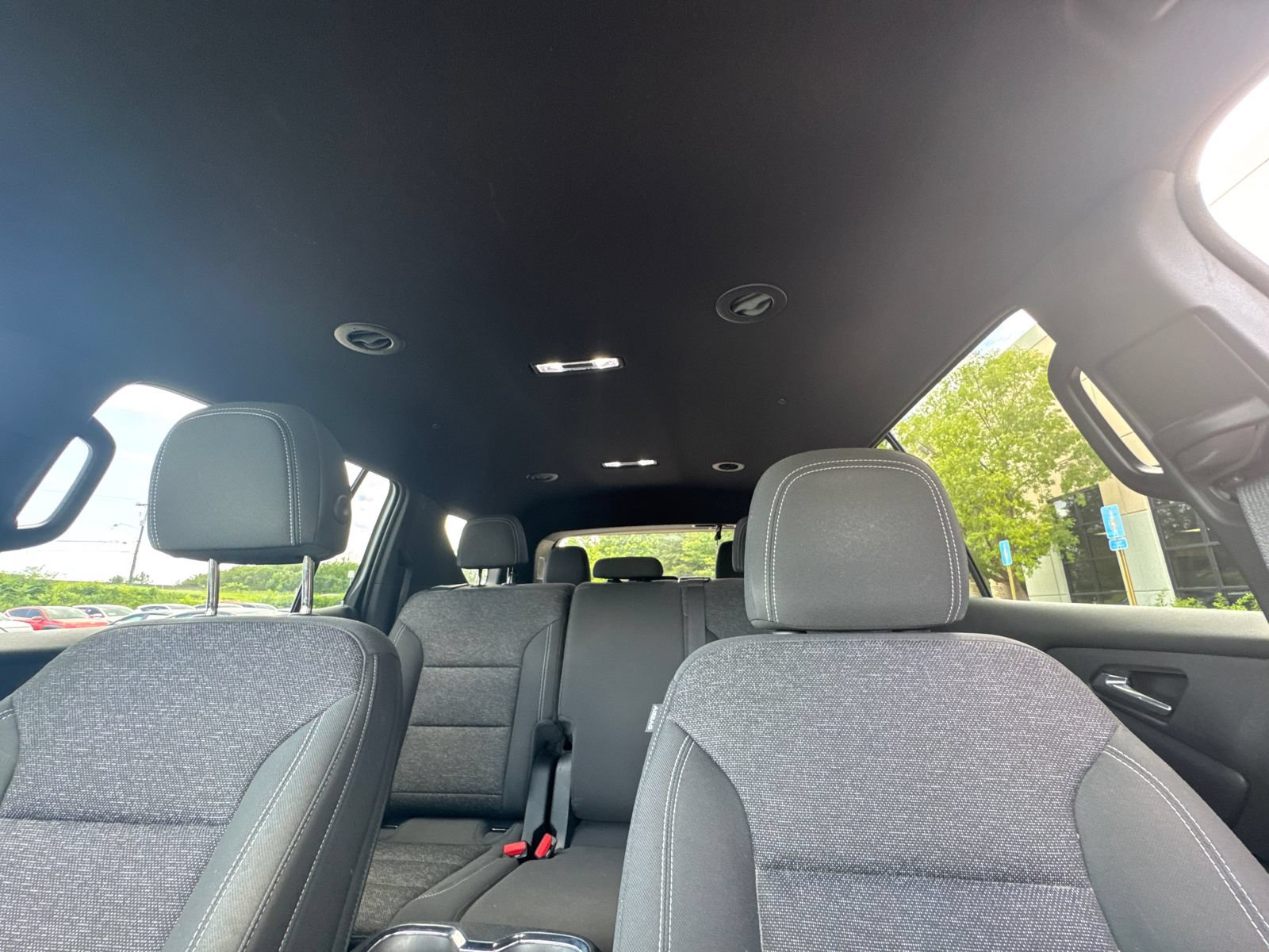 Used 2024 Chevrolet Traverse LS FWD image 32