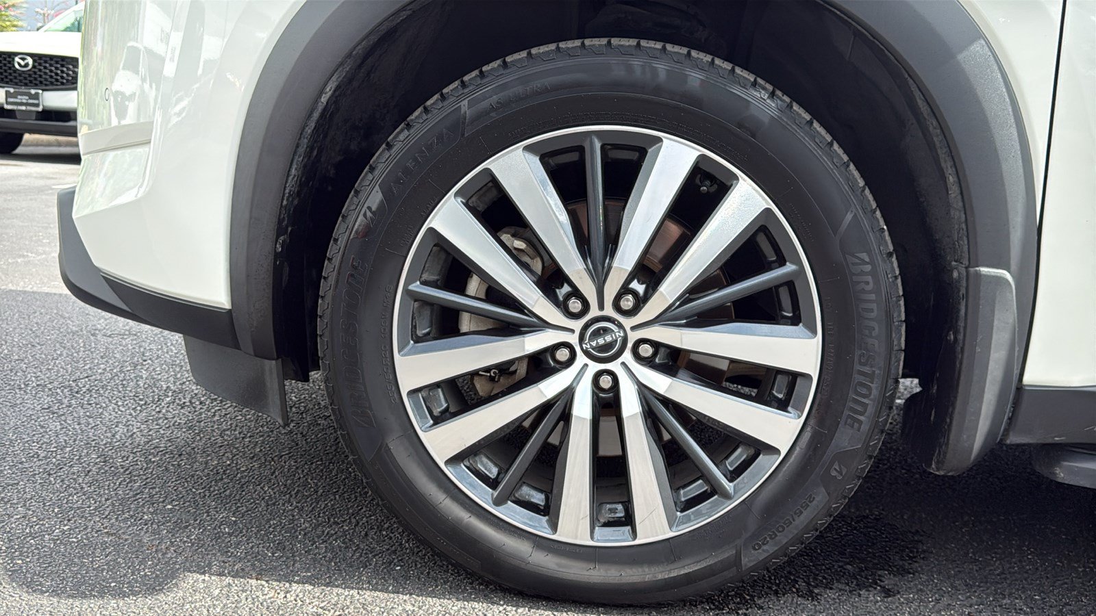 Used 2022 Nissan Pathfinder Platinum w/ Lighting Package (N93) FWD image 30