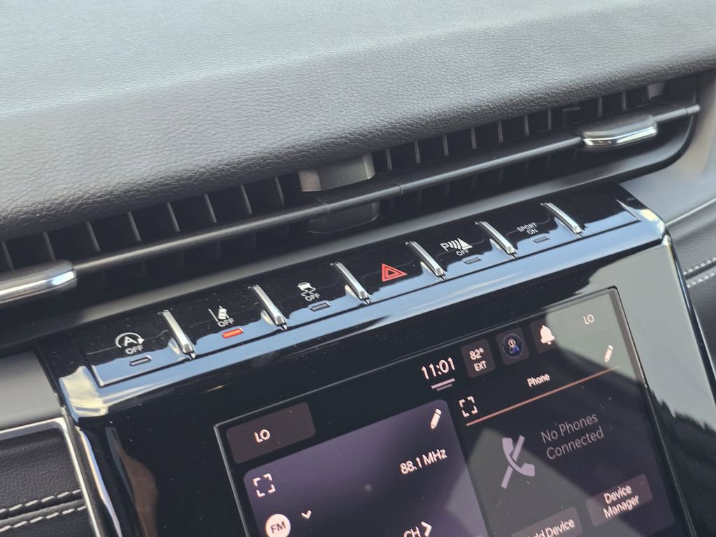 Used 2025 Jeep Grand Cherokee L Laredo w/ MOPAR Finishing Package image 28