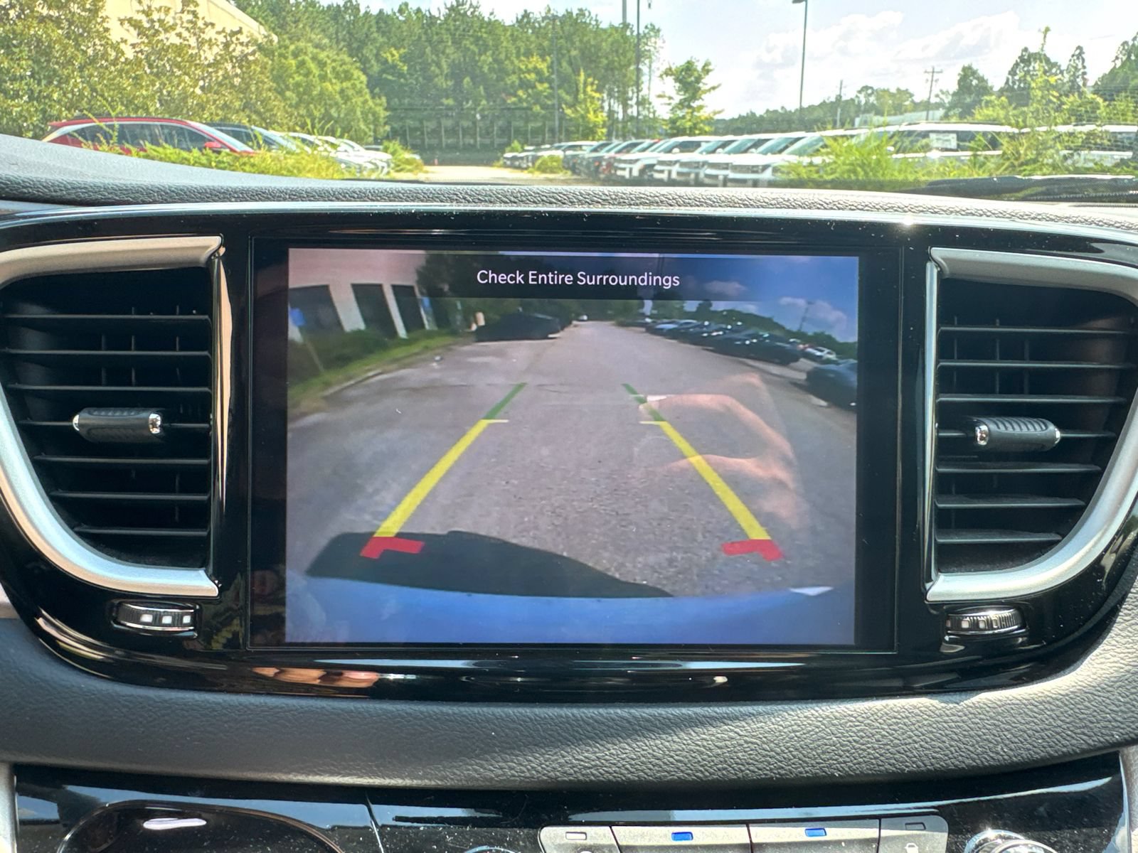 Used 2023 Chrysler Pacifica Touring-L FWD image 26