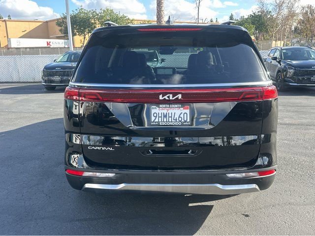 Certified 2024 Kia Carnival SX image 5