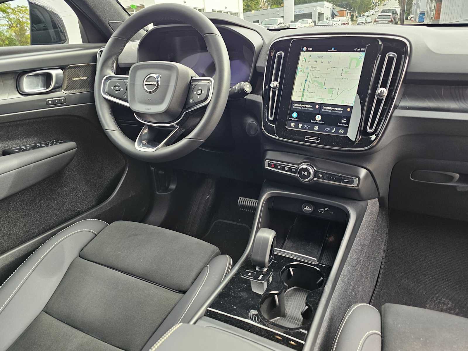 Used 2023 Volvo XC40 Recharge Ultimate AWD/4WD image 12