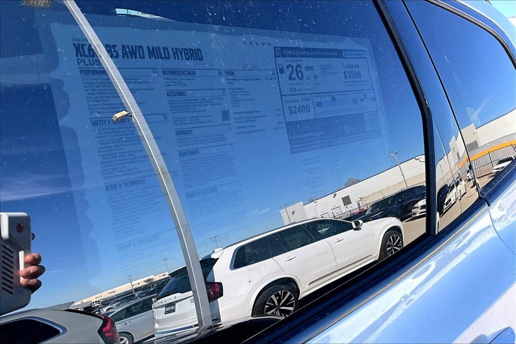 New 2026 Volvo XC60 B5 Plus w/ Protection Package Premier AWD/4WD image 41