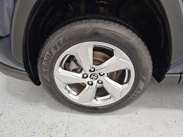 Used 2019 Toyota RAV4 Limited image 9