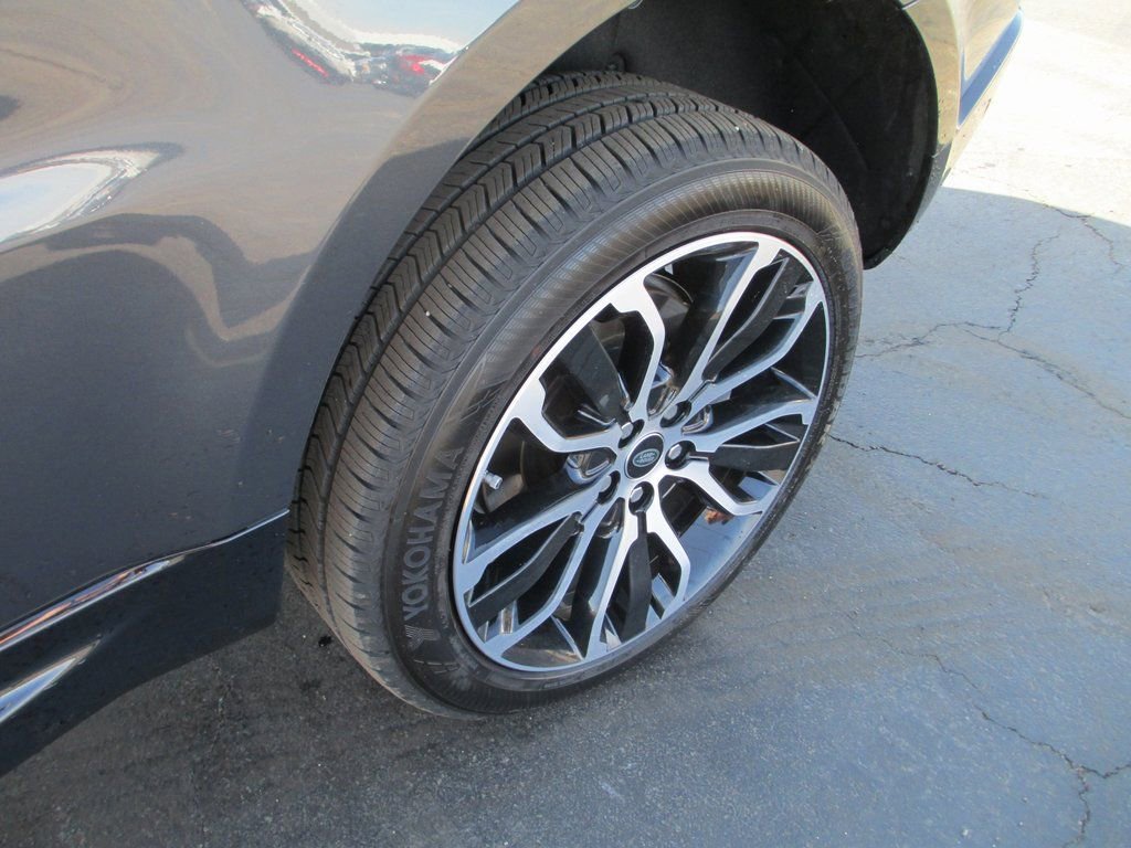Used 2021 Land Rover Range Rover Sport HSE Silver Edition image 12