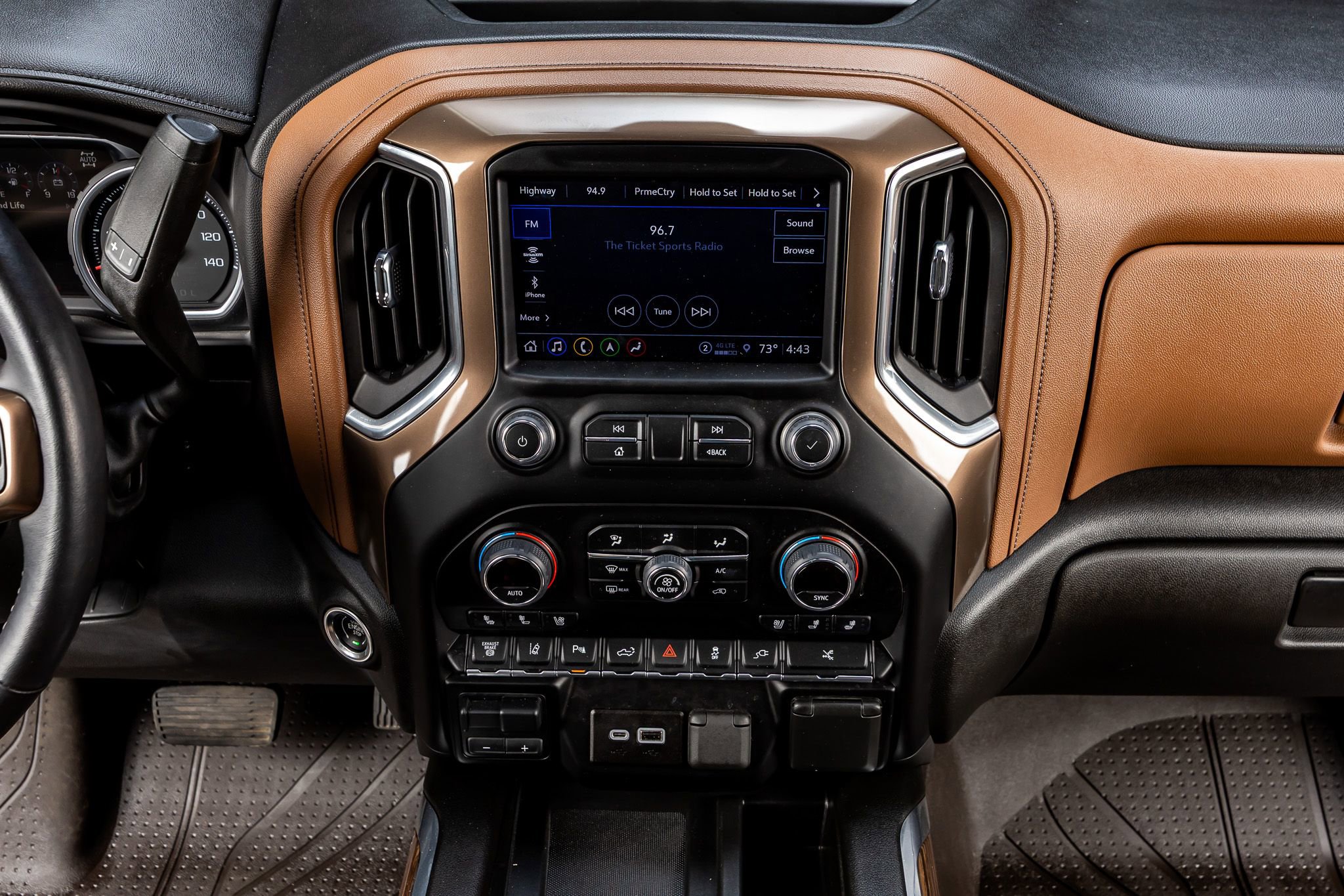 Used 2023 Chevrolet Silverado 3500 High Country image 24