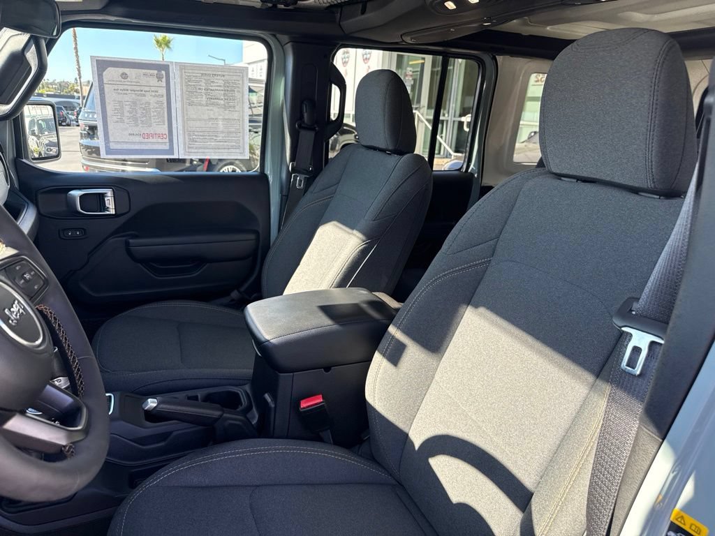 Certified 2024 Jeep Wrangler Unlimited AWD/4WD image 15