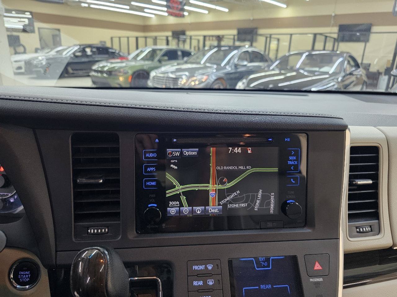 Used 2015 Toyota Sienna XLE w/ XLE Navigation Package FWD image 31
