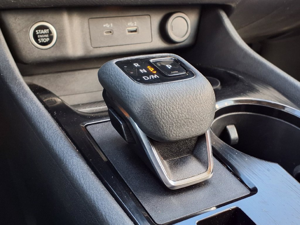 Used 2022 Nissan Rogue SV FWD image 18